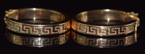 A pair of 9ct gold earrings with Greek key decoration, 2.1g