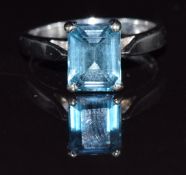 A 9ct white gold ring set with blue topaz, 3.9g, size N