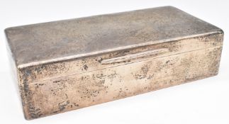 George V hallmarked silver cigarette box, London 1919, maker CLS, length 18cm