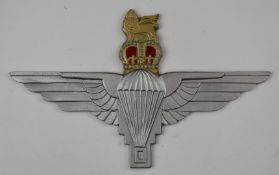 Cast alloy Parachute Regiment plaque, 46 x 28cm