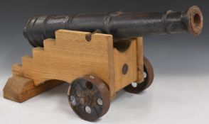 Georgian 1801 pattern signal cannon with '1801' and 'GR' below crown to the 28 inch multi-stage