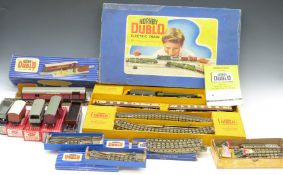 Ten Hornby Dublo 00 gauge model railway items including Passenger Train set Bristolian EDP20