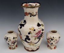 Fourteen pieces of Masons Mandalay including a large vase, tallest 41cm