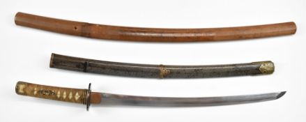 Japanese Wakizashi Samurai sword signed Kuniyuki with hammered and embossed copper kashira and