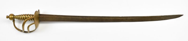 Mid 18thC militia hanger/sword with brass handle and '73 M Carnarvon' to guard, with 63cm fullered