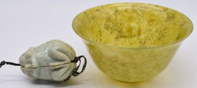 Chinese spinach jade bowl (10.5cm diameter) together with a hardstone frog netsuke