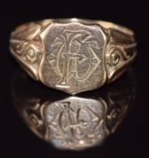 A 9ct gold signet ring with scrolling decoration to shoulders, Chester 1913, 4.1g, size U