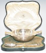 Mappin & Webb cased George V hallmarked silver quaiche and rat tail dog nose spoon, Sheffield