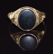 A 9ct gold signet ring set with onyx, 2.7g, size S