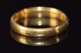 A 22ct gold wedding band / ring, 4.8g, size Q