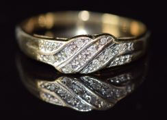 A 9ct gold ring set with diamonds, 2.4g, size U