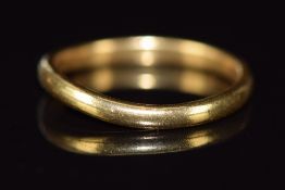 A 22ct gold wedding band / ring, 2.6g, size K
