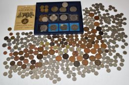 A quantity of UK and overseas coinage, includes modern crowns etc, small silver content, silver 3d