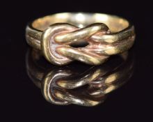 A 9ct gold knot ring, 2.6g, size H