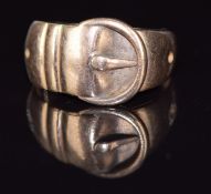 Edwardian 9ct rose gold buckle ring, Chester 1902, 4.4g, size M