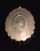 Victorian mourning locket with engraved buckle and engine turned decoration set with hair, 3 x 2.7cm