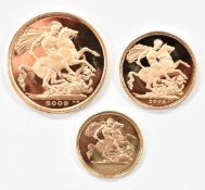 Royal Mint Queen Elizabeth II 2009 gold proof three coin sovereign set comprising double