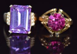 Two 9ct gold rings set with paste, 12.8g, size M