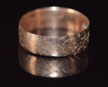 A 9ct rose gold wedding band / ring, 2.4g, size P