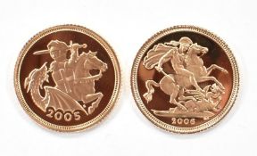 Queen Elizabeth II 2005 and 2006 gold proof half sovereign set, certificate no 054, in Royal Mint