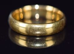A 22ct gold wedding band / ring, 5.6g, size K