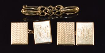 A 9ct gold brooch and a pair of 9ct gold cufflinks, 7.4g