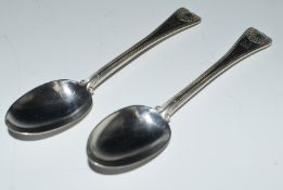 Pair of Victorian hallmarked silver thread and shell pattern teaspoons, London 1900, maker