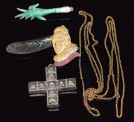 A 9ct gold chain (6.1g), silver leek brooch, silver cross and Maori Chief brooch