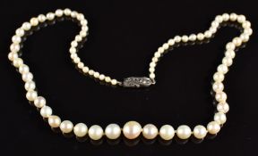 A single strand pearl necklace with silver and marquisite clasp, 12.8g, 40cm
