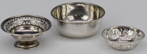Hallmarked silver sugar bowl and two hallmarked silver bon bon dishes, diameter of largest 11cm,
