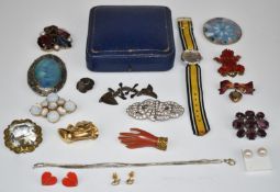 A collection of jewellery including Art Deco, Grosse brooch, 9ct gold compass charm, Bulova watch,