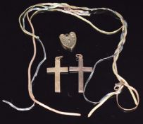 Two 9ct gold cross pendants, a 9ct gold heart and section of 9ct gold necklace, 13.2g