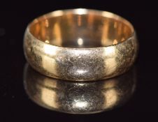 A 14k gold wedding band / ring, 6.6g, size S