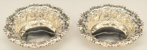 Pair of  Victorian hallmarked silver bon bon dishes, Sheffield 1895, maker Fenton Brothers, diameter