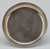 Goldsmiths and Silversmiths Company Ltd hallmarked silver pin dish, London 1943, diameter 9cm,