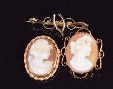 Edwardian 9ct gold brooch in the form of wishbone and clover, Chester 1901, 9ct gold brooch set with