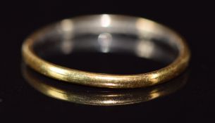 A 22ct gold and platinum wedding band / ring, 1.8g, size P