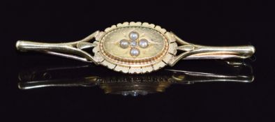 Victorian/ Edwardian brooch set with a diamond and seed pearls, 4.5g, 5cm long