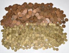 Approximately 11.2kg of bronze UK pennies and brass threepenny coinage