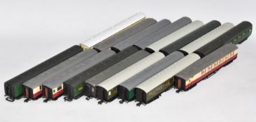 Seventeen Hornby and Lima 00 gauge model railway coaches including Pullman Observation Car, Southern