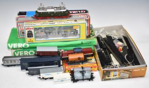 A collection of Lima, Atlas, Vollmer and similar 00 gauge model railway locomotives, coaches,
