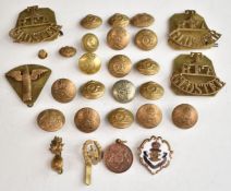 Three WW1 Royal Field Artillery Territorial 'Gloster' brass shoulder titles/badge together with a