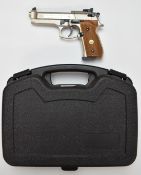 Umarex Beretta VT Mod 92 FS .177 air pistol with wooden grips, serial number H938.8494, in hard