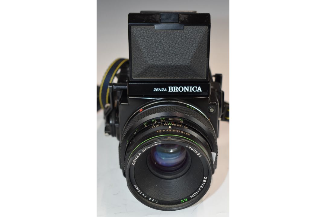 Zena Bronica medium format camera, with 120 film back, waist level finder and 1:2.8 75mm lens - Image 2 of 7