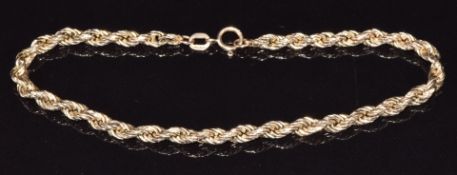 A 9ct gold bracelet, 21cm long, 2.7g