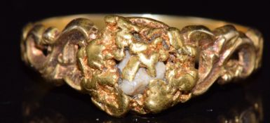Victorian 18ct gold ring set with a gold nugget, maker WHE & Co, 4.4g, size T
