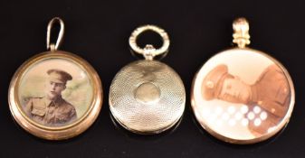 A 9ct gold locket, Birmingham 1914, Victorian 9ct gold locket with engine turned decoration and a