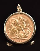 Edward VII 1909 gold full sovereign in 9ct gold mount, 9.2g