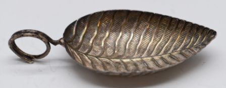Georgian hallmarked silver novelty tea caddy spoon formed as a leaf, Birmingham 1801, maker's mark