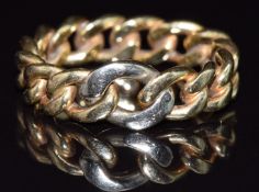 An 18ct gold curb link ring, 5.3g, size L